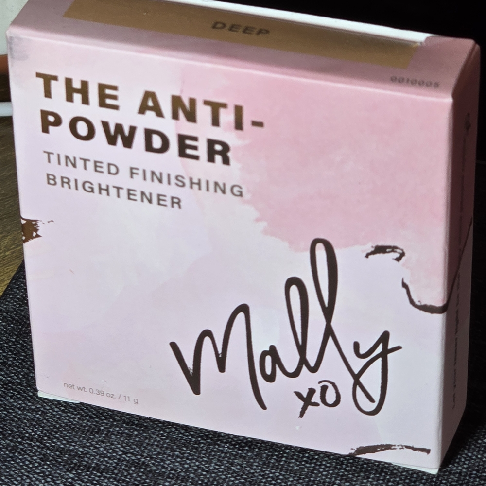 Mally Beauty The Anti-Powder Tinted Finishing Brightener - Deep
